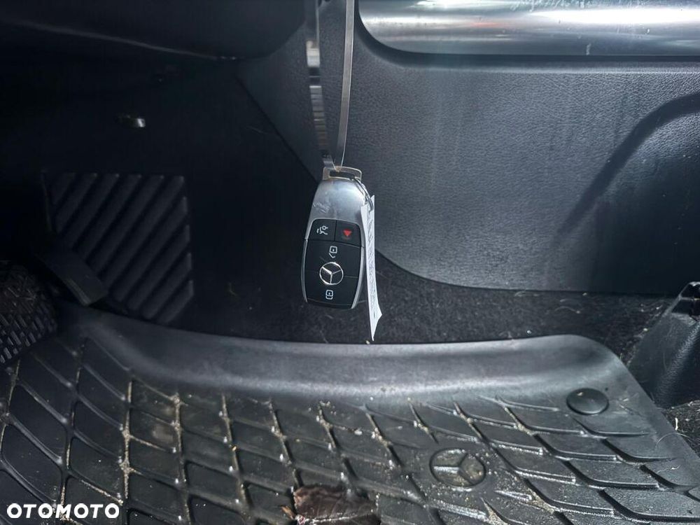 Mercedes-Benz GLA 250 4Matic 7G-DCT Urban - 21