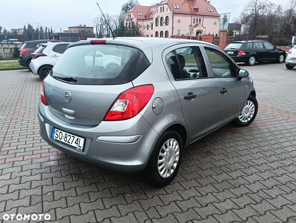 Opel Corsa 1.2 16V Essentia - 10
