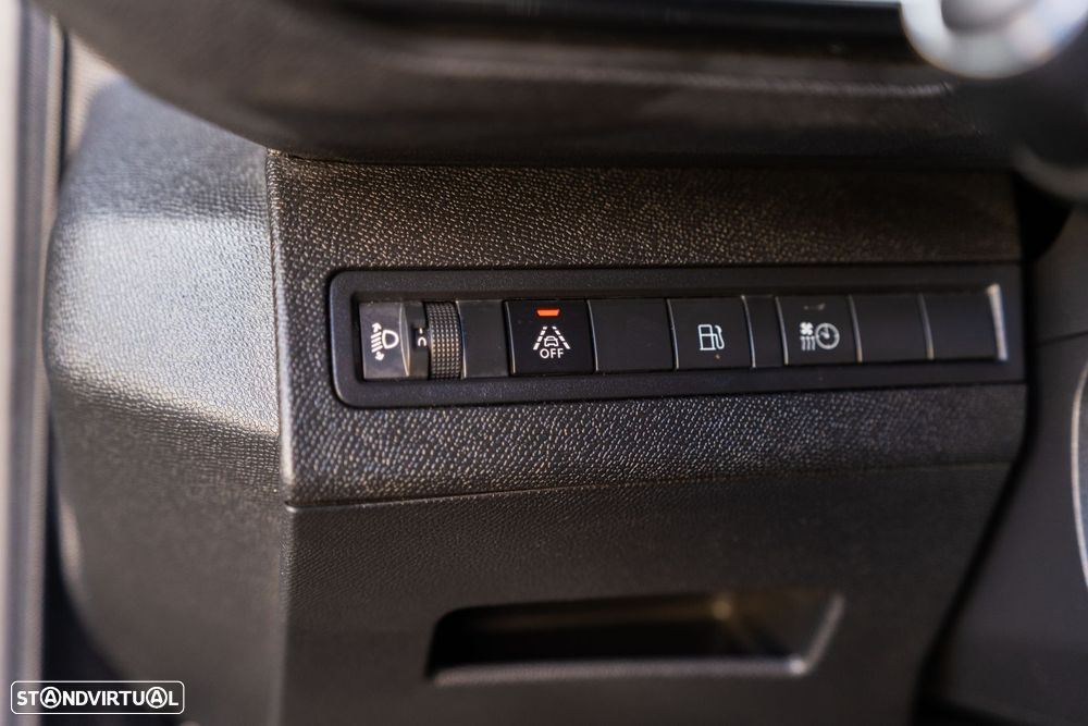 Peugeot 3008 1.6 Hybrid Allure e-EAT8 - 18