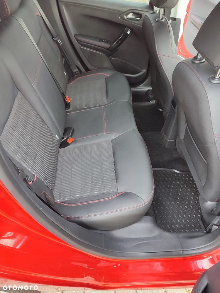 Peugeot 208 - 27