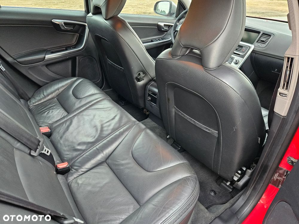 Volvo V60 D4 R-Design Kinetic - 11