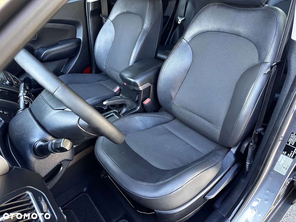 Hyundai ix35 1.6 2WD Fifa World Cup Edition - 17