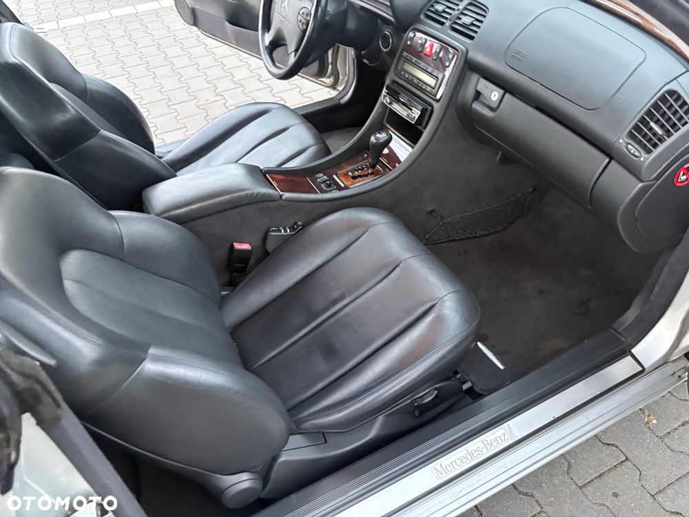 Mercedes-Benz CLK - 6
