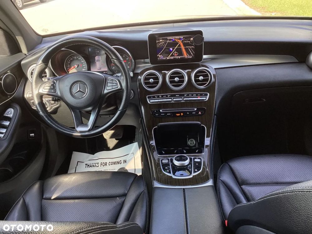 Mercedes-Benz GLC 300 4Matic 9G-TRONIC AMG Line - 13