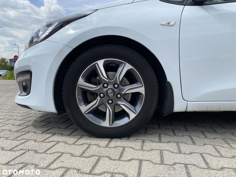 Kia Ceed - 22