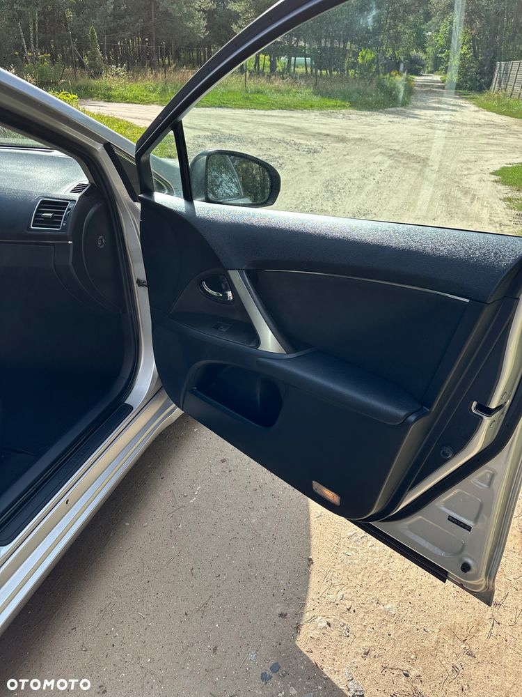 Toyota Avensis 1.8 Executive - 11