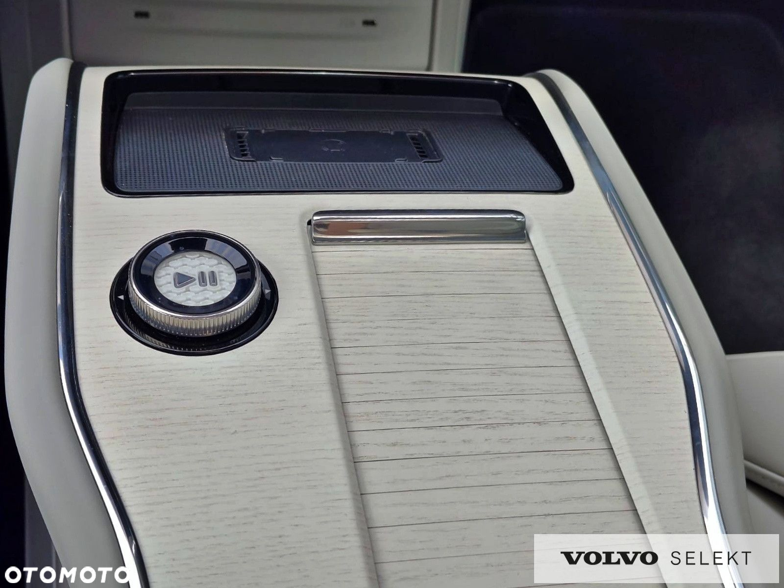 Volvo EX90 - 40