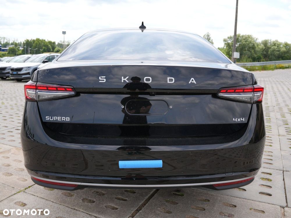 Skoda Superb 2.0 TDI SCR 4x4 L&K DSG - 13