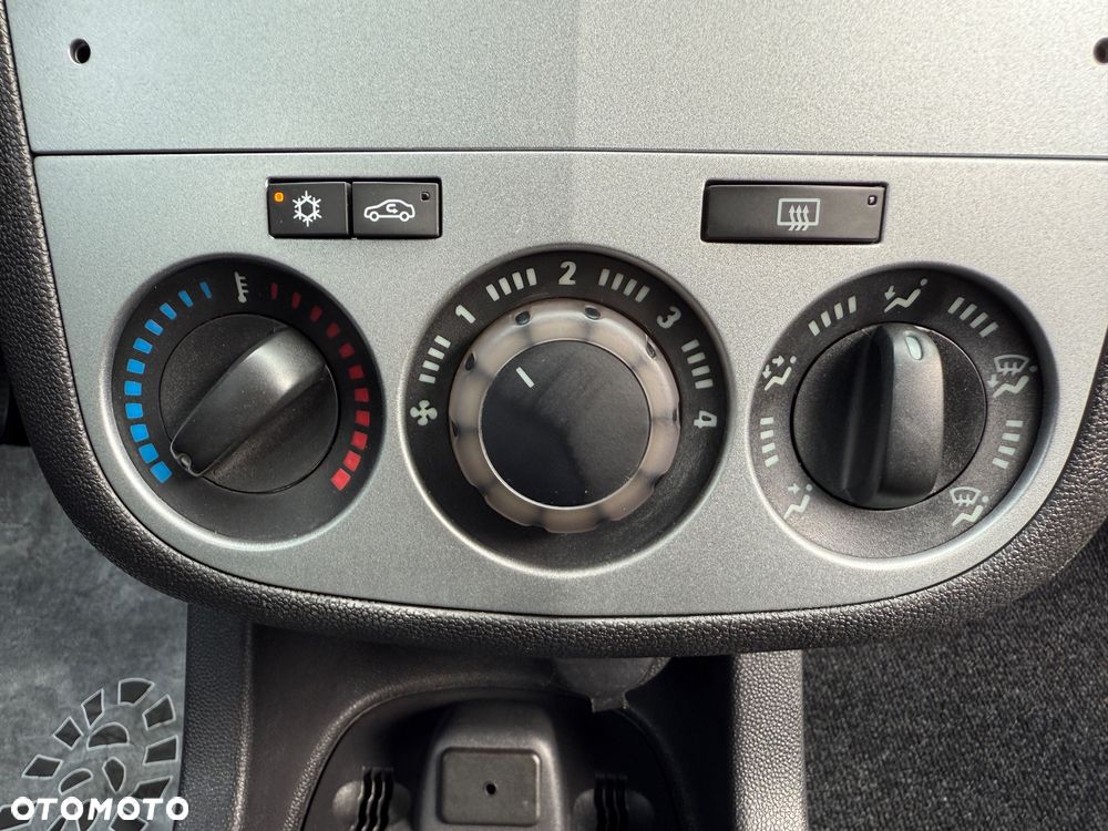 Opel Corsa 1.2 16V Color Edition - 14