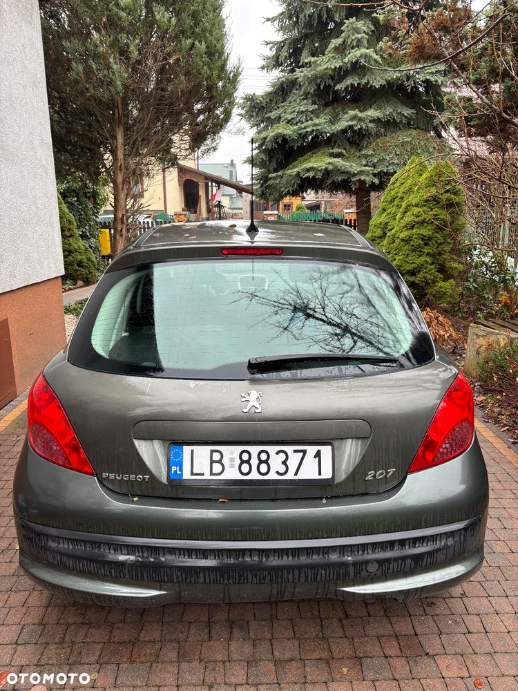 Peugeot 207 - 6