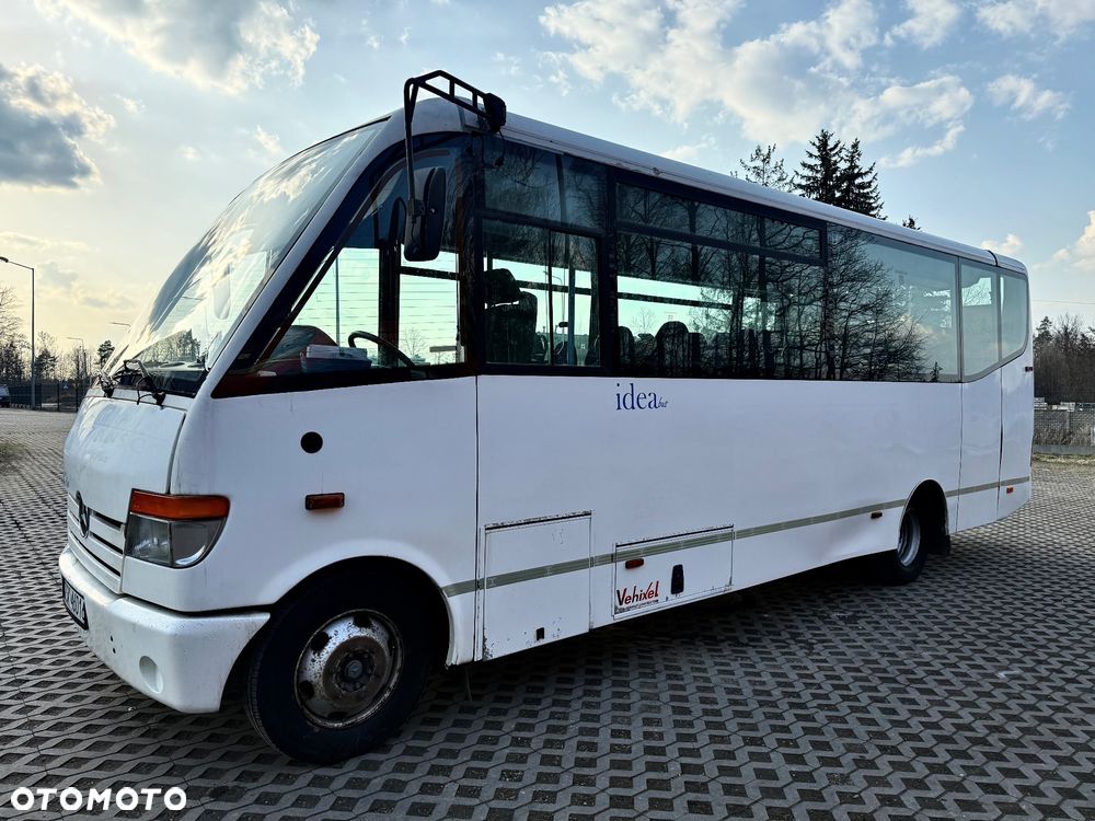 Mercedes-Benz Mediano 815 - 8