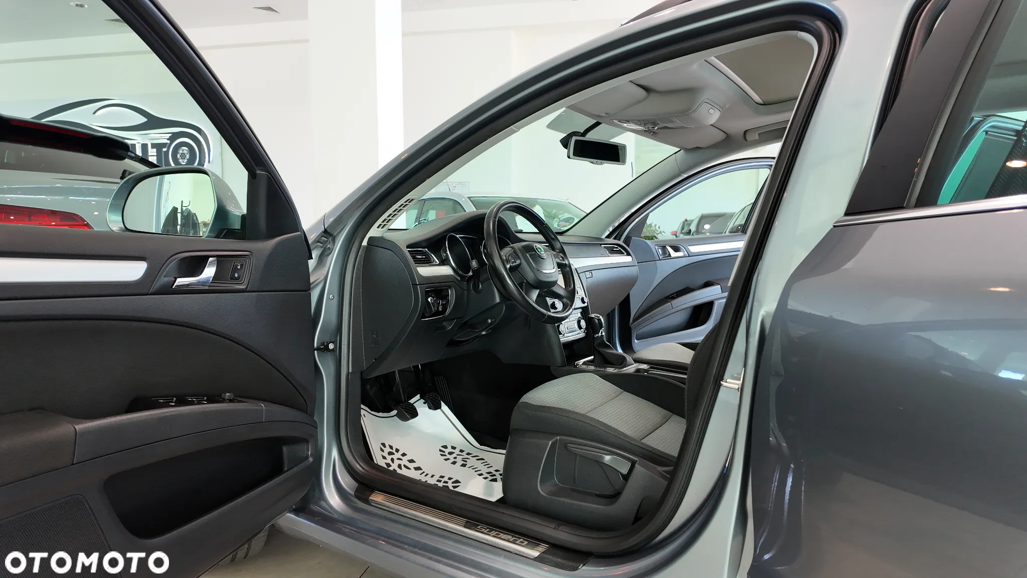 Skoda Superb 2.0 TDI Ambition - 23