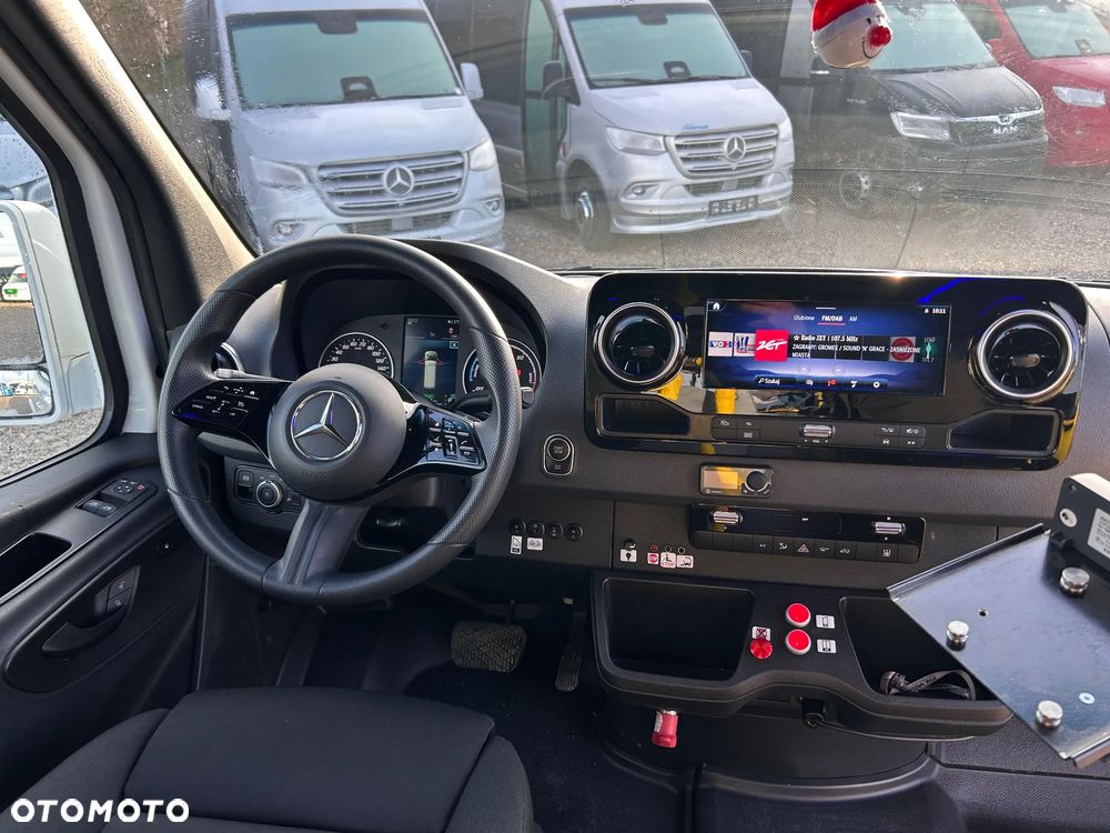 Mercedes-Benz eSprinter CITY - 15