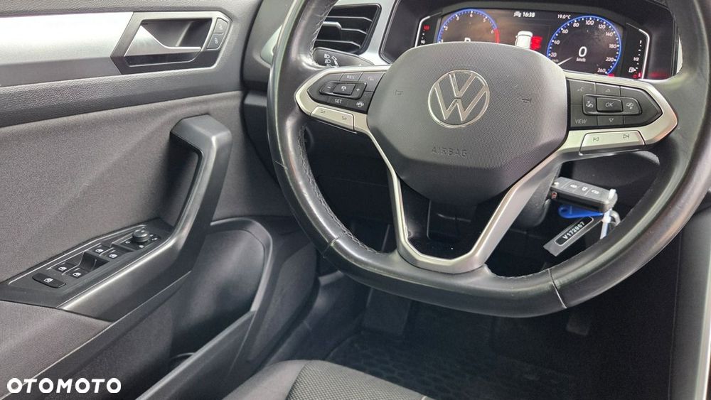 Volkswagen T-Roc 1.5 TSI Life DSG - 17
