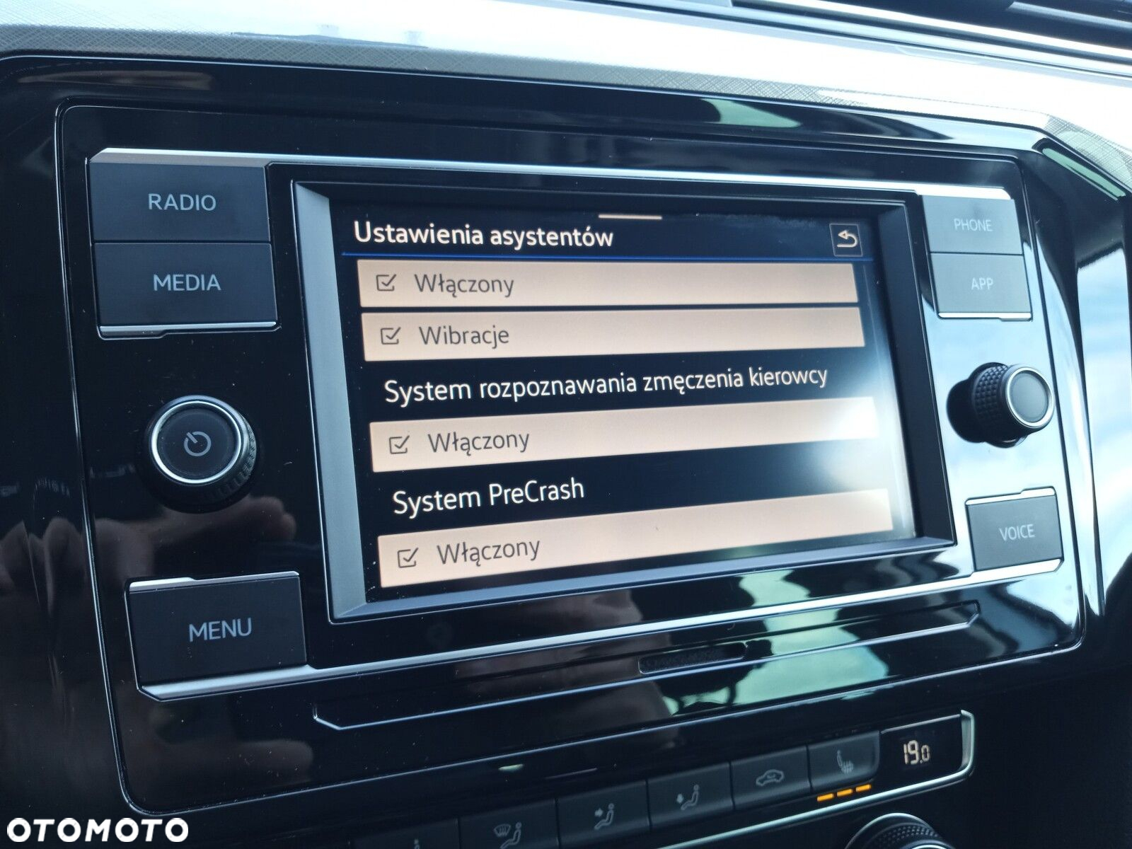Volkswagen Passat 2.0 TSI Business DSG - 20