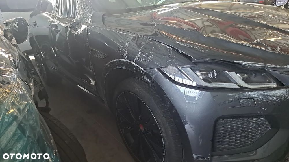Jaguar F-Pace 2.0 P250 mHEV AWD R-Dynamic SE - 2