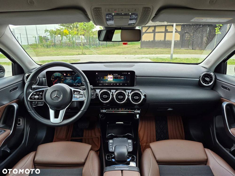 Mercedes-Benz Klasa A 250 7G-DCT Progressive - 12