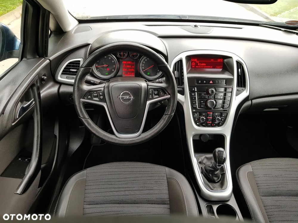 Opel Astra 1.4 Turbo Exklusiv - 26