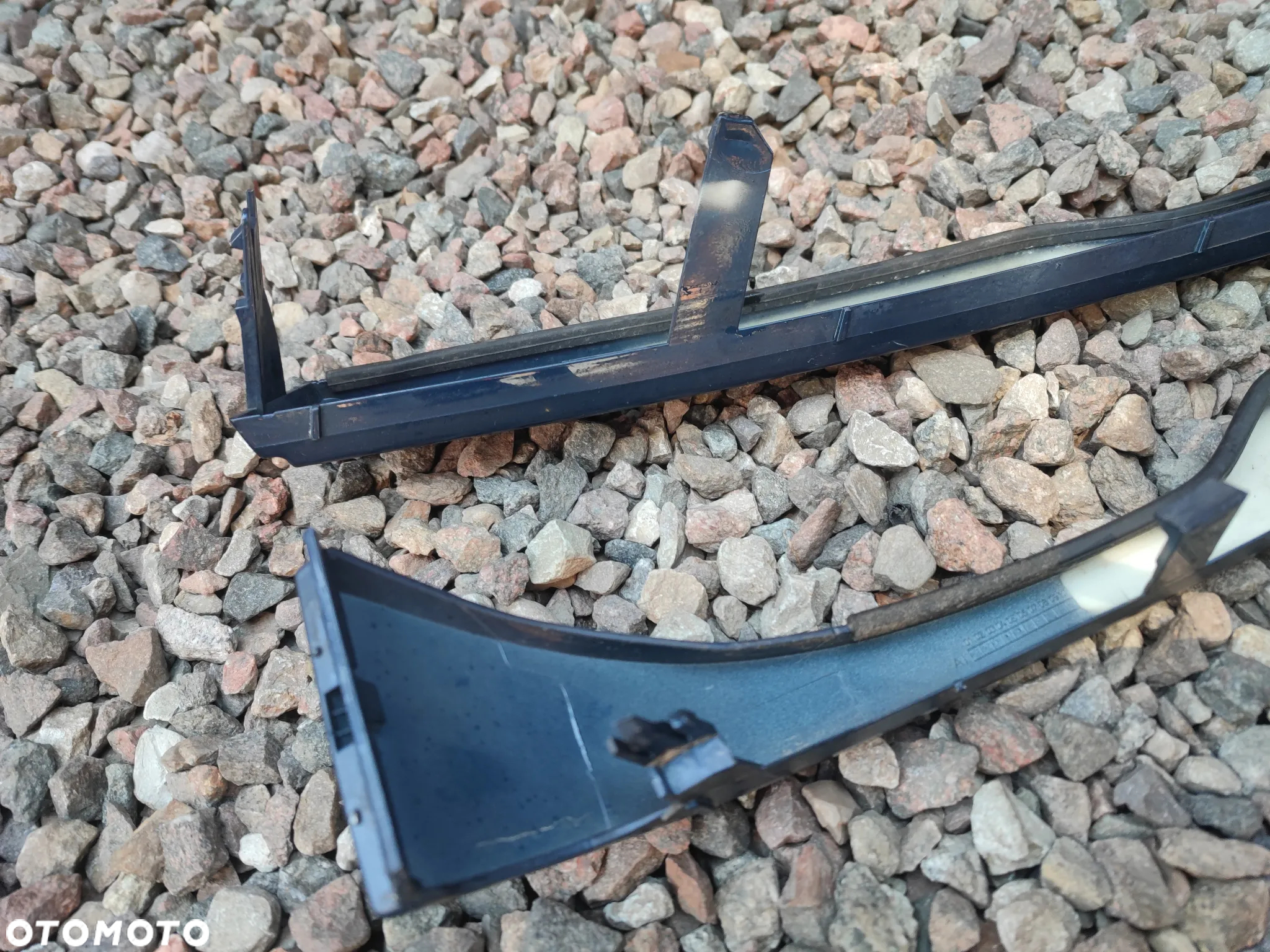 BMW E46 COUPE / CABRIO LIFT ( POLIFT ) ORYGINALNE LISTWY POD LAMPĘ / BLĘDY LAMP LEWA / PRAWA POD ŻARÓWKĘ H7 O NR. 51 13 7 064 326  / 51 13 7 064 325 OEM W KOLORZE A07 MYSTICBLAU METALIC - 10