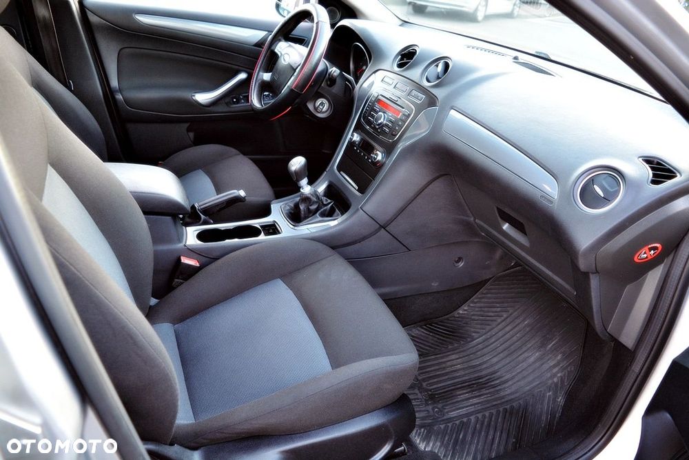 Ford Mondeo 2.0 TDCi Ambiente - 9