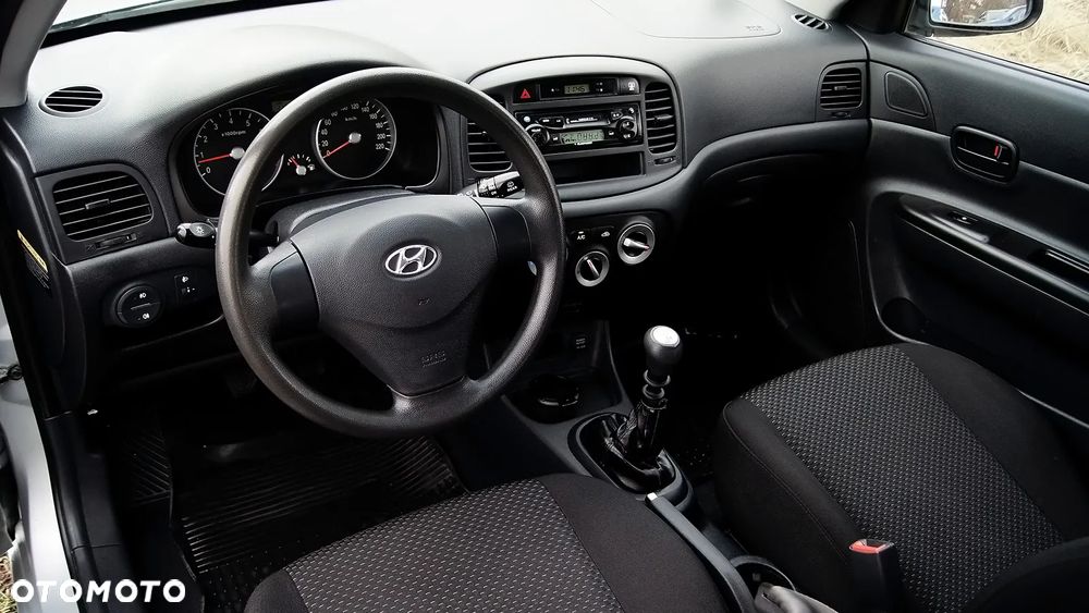 Hyundai Accent - 9
