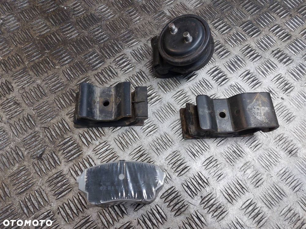 ŁAPA PODUSZKA SILNIKA PRZÓD KLOCKI GRAND VITARA I 2.0 TD ASHIKA 55200-50J02 - 1