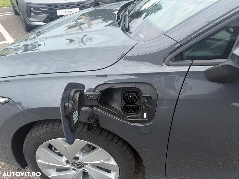 Volkswagen Golf - 4