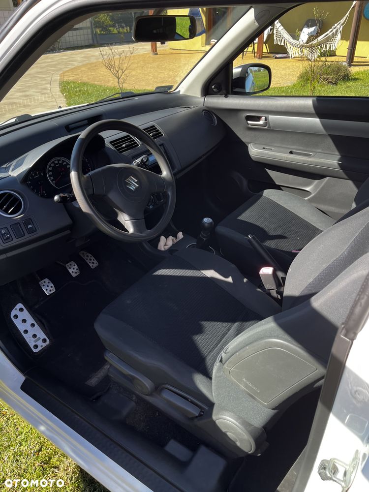 Suzuki Swift 1.3 Classic - 10