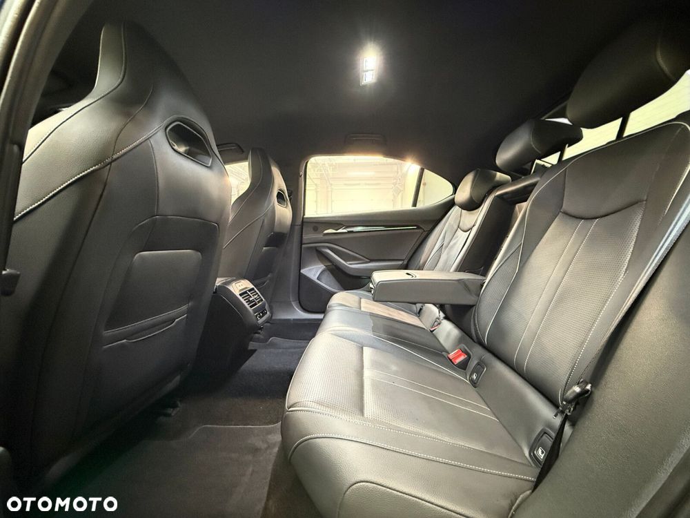 Skoda Superb 2.0 TDI SCR 4x4 Sportline DSG - 29