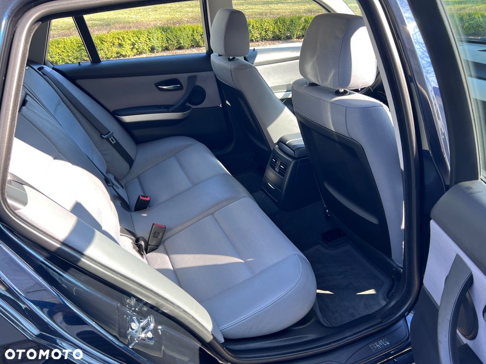 BMW Seria 3 318i Edition Sport - 17