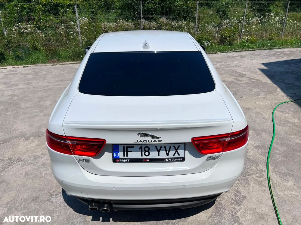 Jaguar XE 2.0 AWD R-Sport - 14