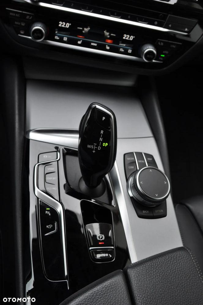 BMW Seria 5 520d xDrive Luxury Line sport - 25