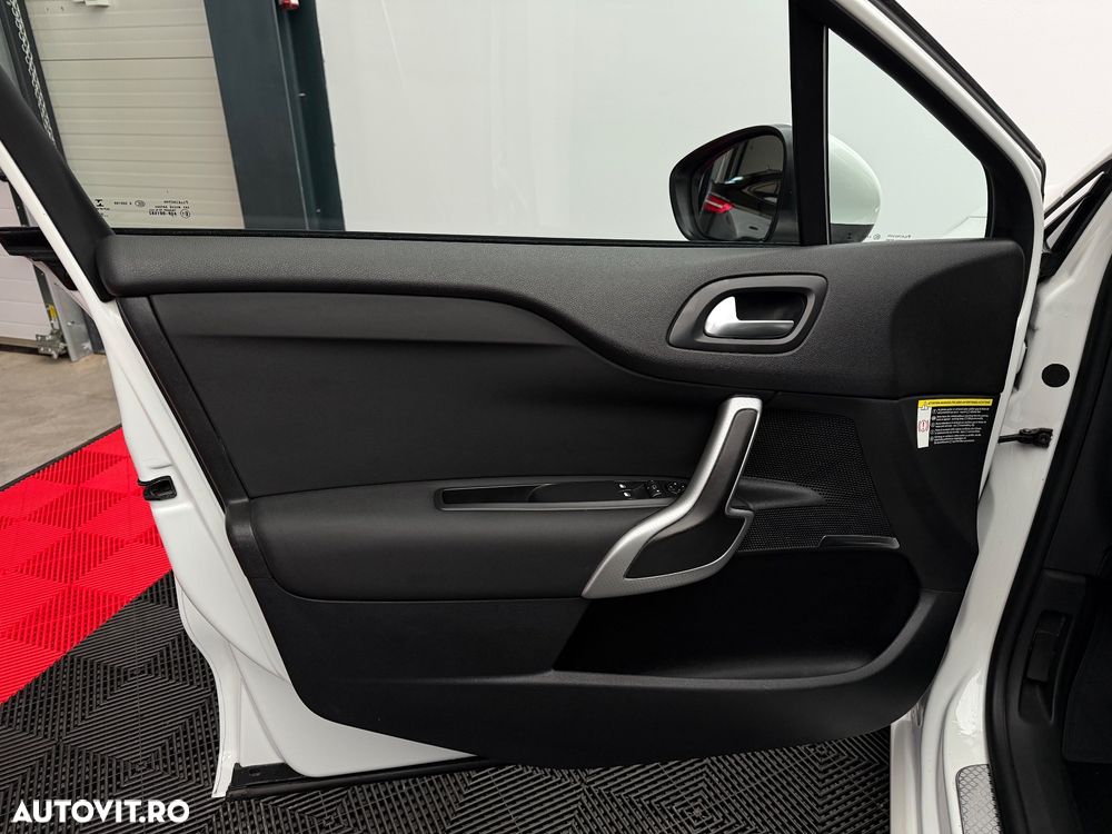 Citroën DS4 PureTech 130 Stop&Start SoChic - 19