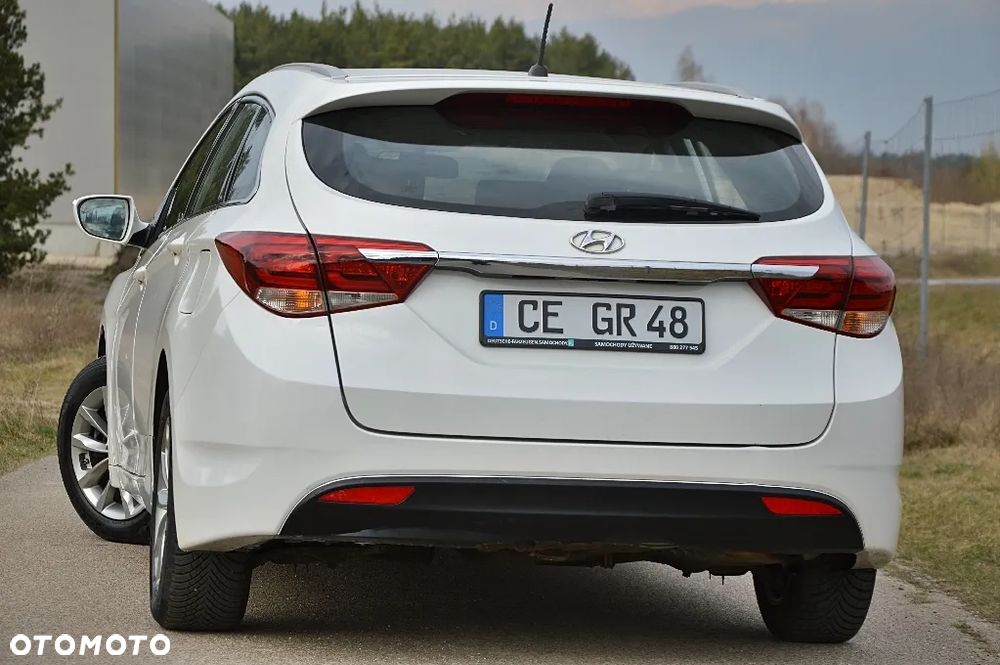 Hyundai i40 Kombi blue 1.6 Family - 7