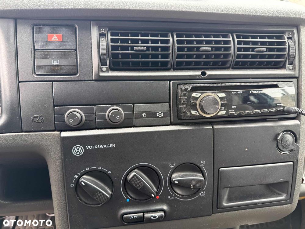 Volkswagen Transporter - 12
