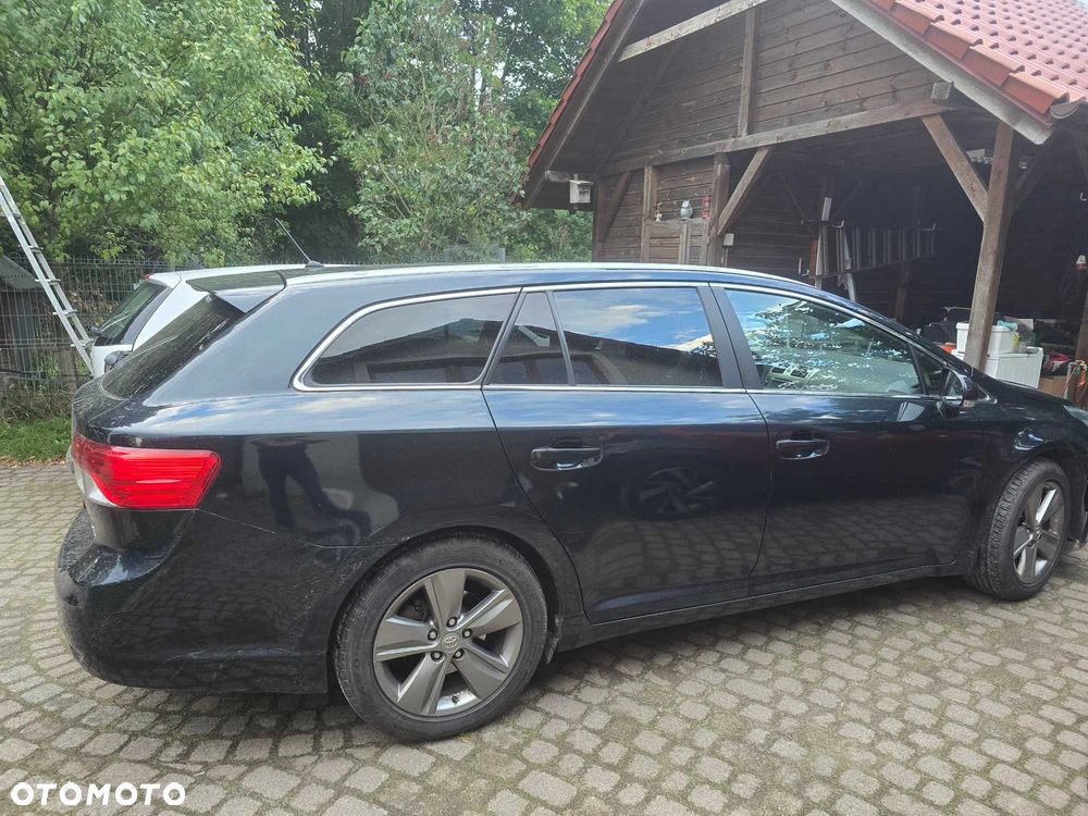 Toyota Avensis - 2
