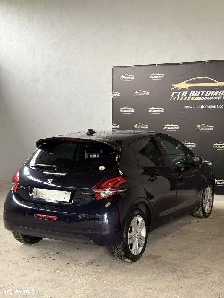 Peugeot 208 1.2 PureTech Active - 5