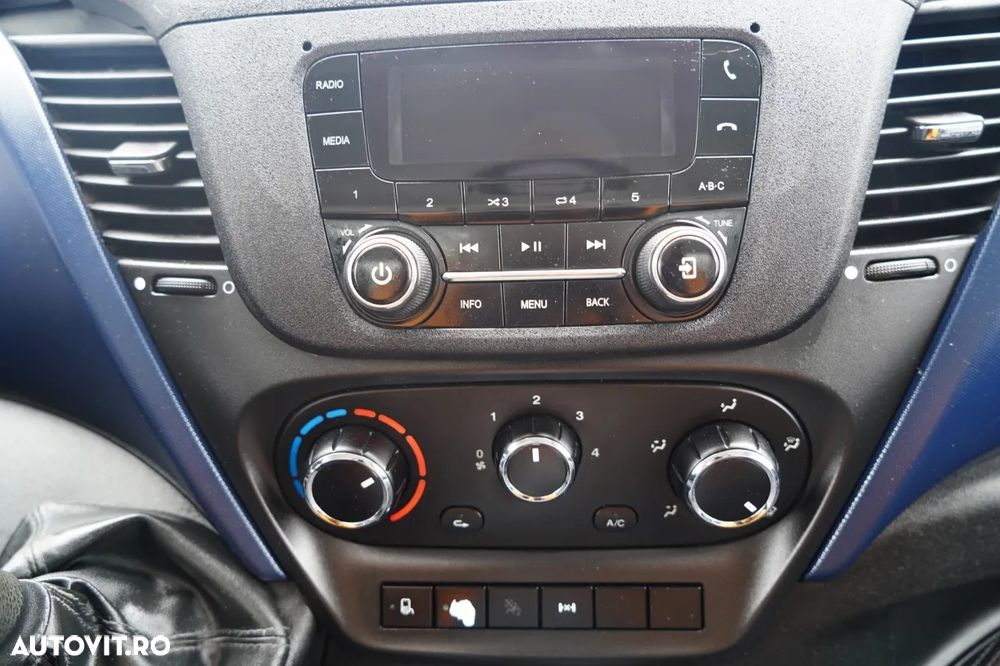 Iveco DAILY 70-180 / BASCULATOR SPATE 2.8 M / MTA: 7.0 T / BLOCARE PUNȚI / DUBLU / HI-MATIC - 31