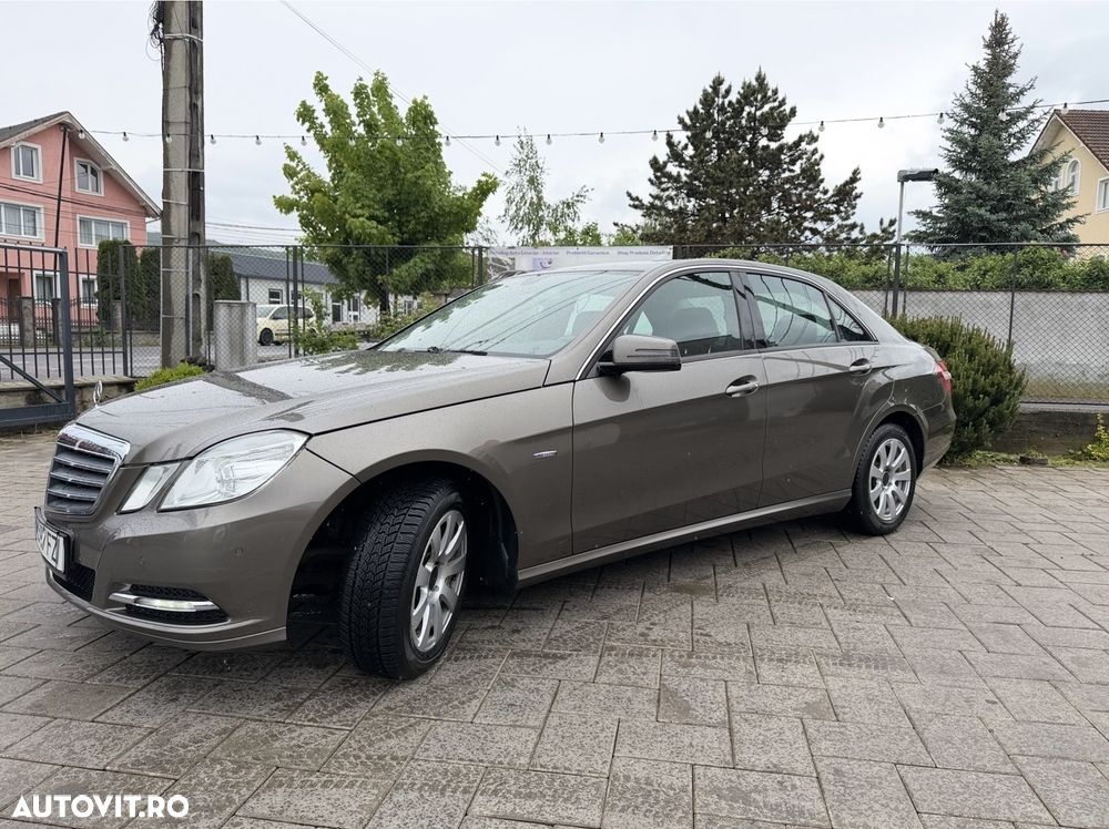 Mercedes-Benz E 220 CDI DPF BlueEFFICIENCY 7G-TRONIC Elegance - 1