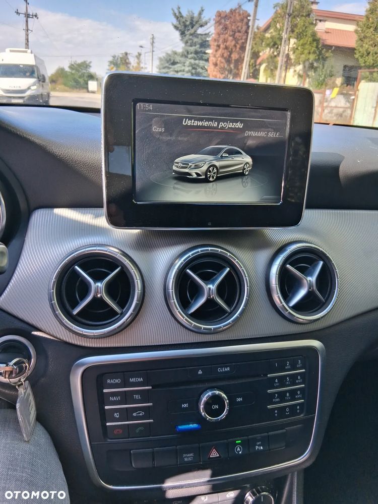 Mercedes-Benz CLA 200 7G-DCT - 8