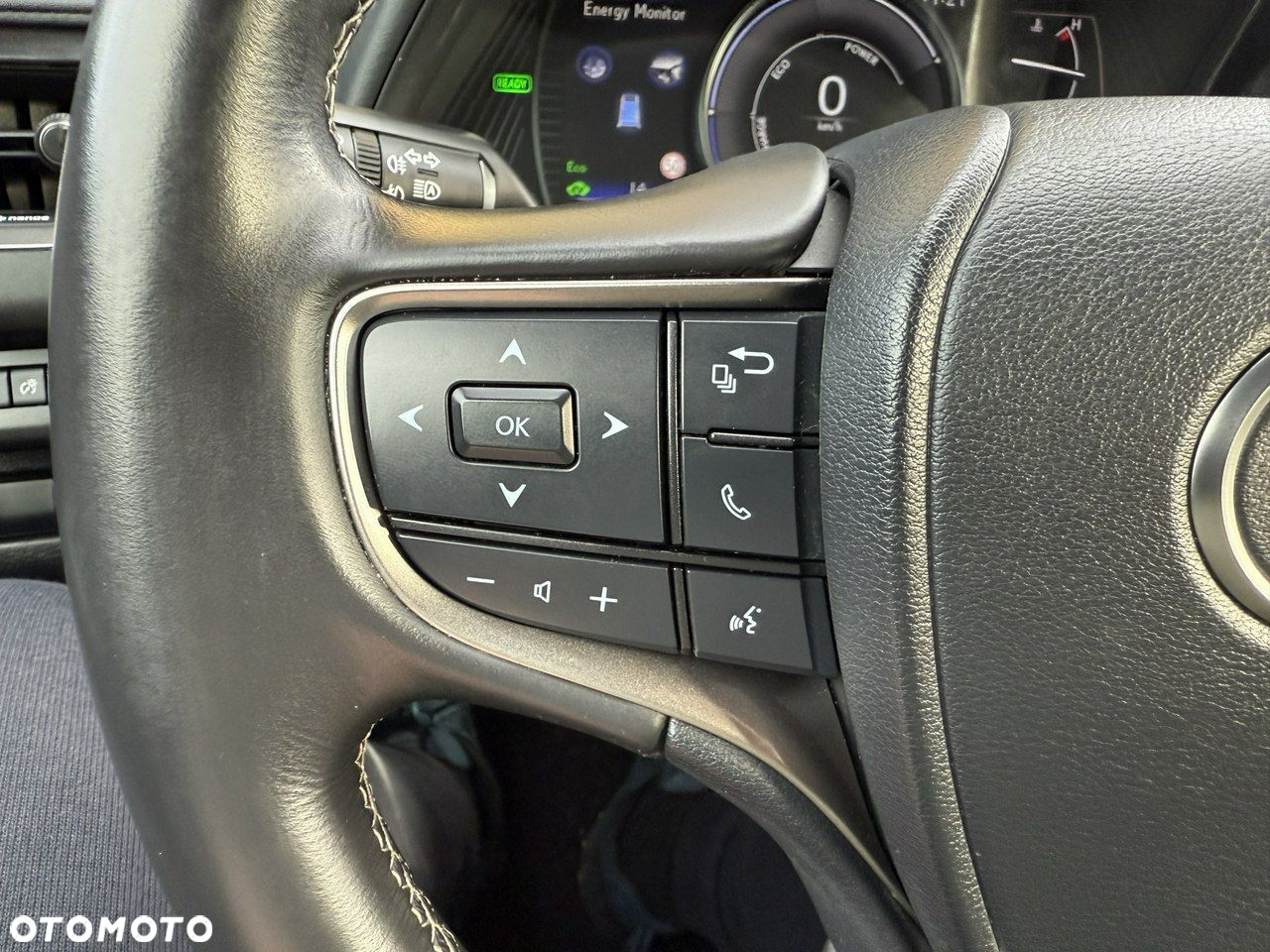 Lexus UX 250h Elegance 2WD - 34