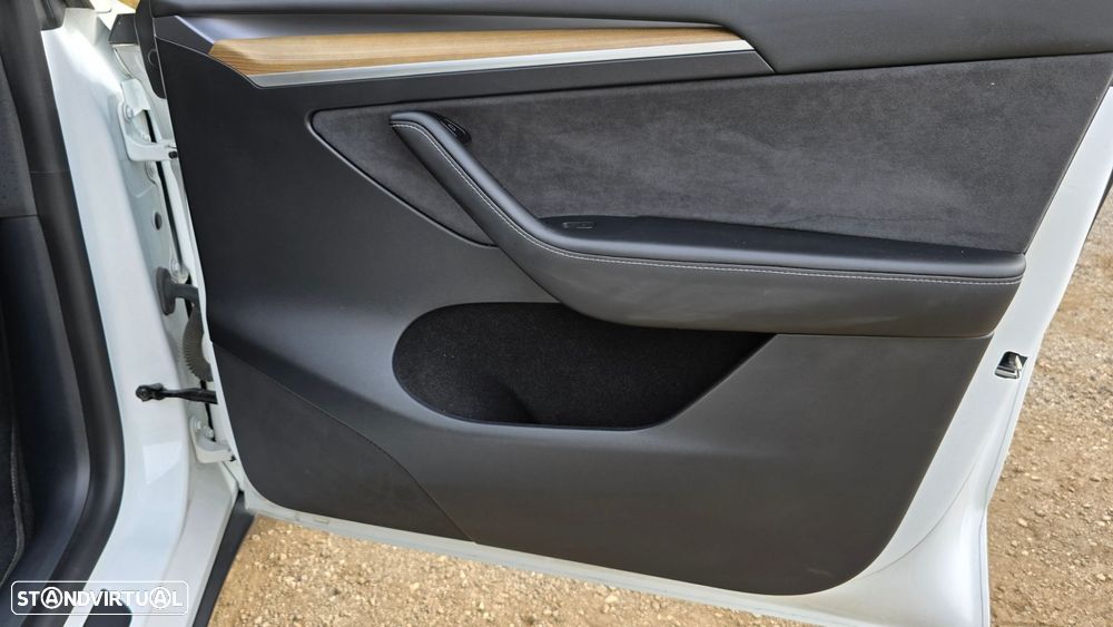 Tesla Model Y Long Range Tração Integral - 49