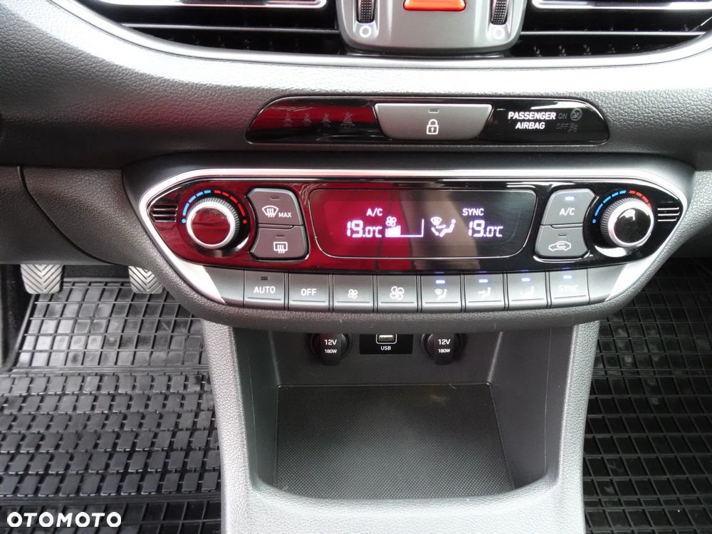 Hyundai i30 1.5 DPI Comfort - 33