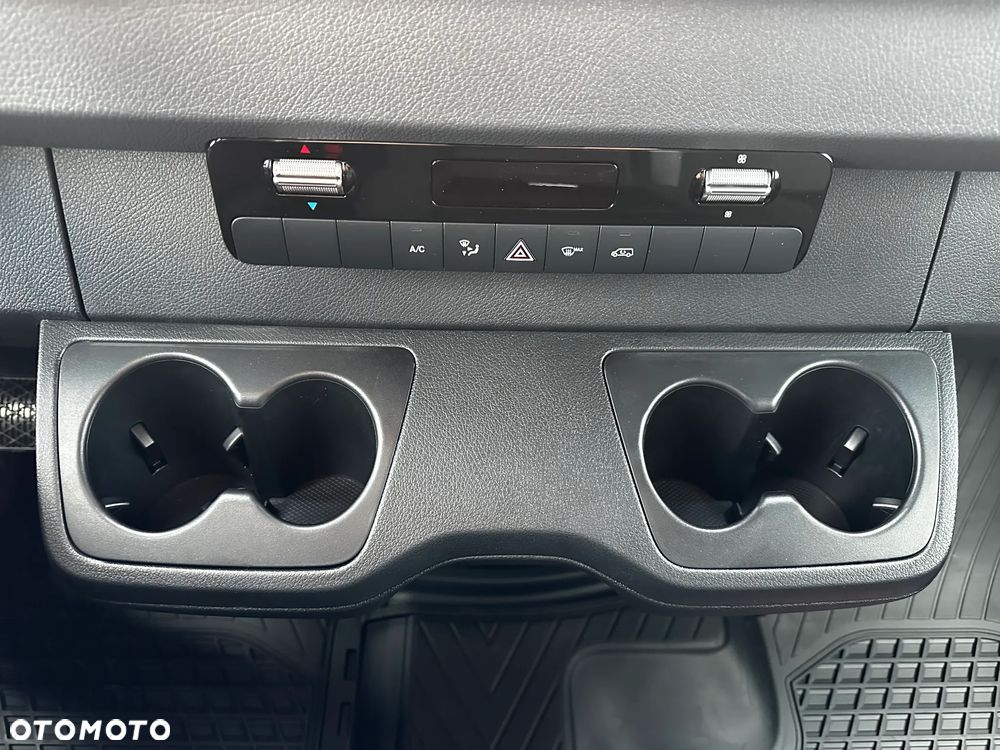 Mercedes-Benz Sprinter - 20