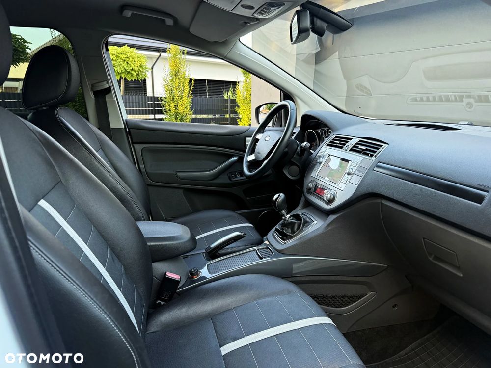 Ford Kuga 2.0 TDCi 2x4 Titanium - 20