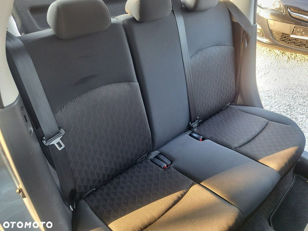 Mitsubishi Space Star - 23