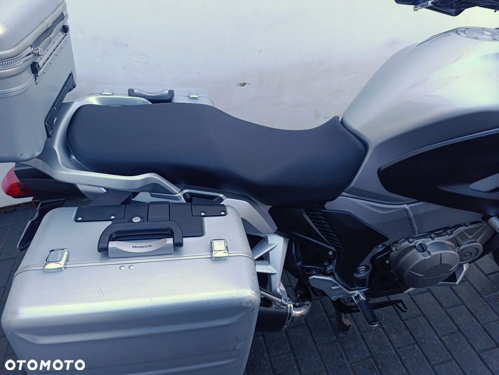 Honda VFR - 25