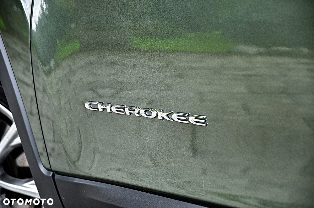 Jeep Cherokee - 19