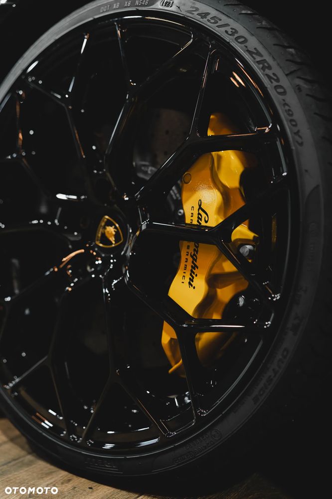 Lamborghini Huracan - 5
