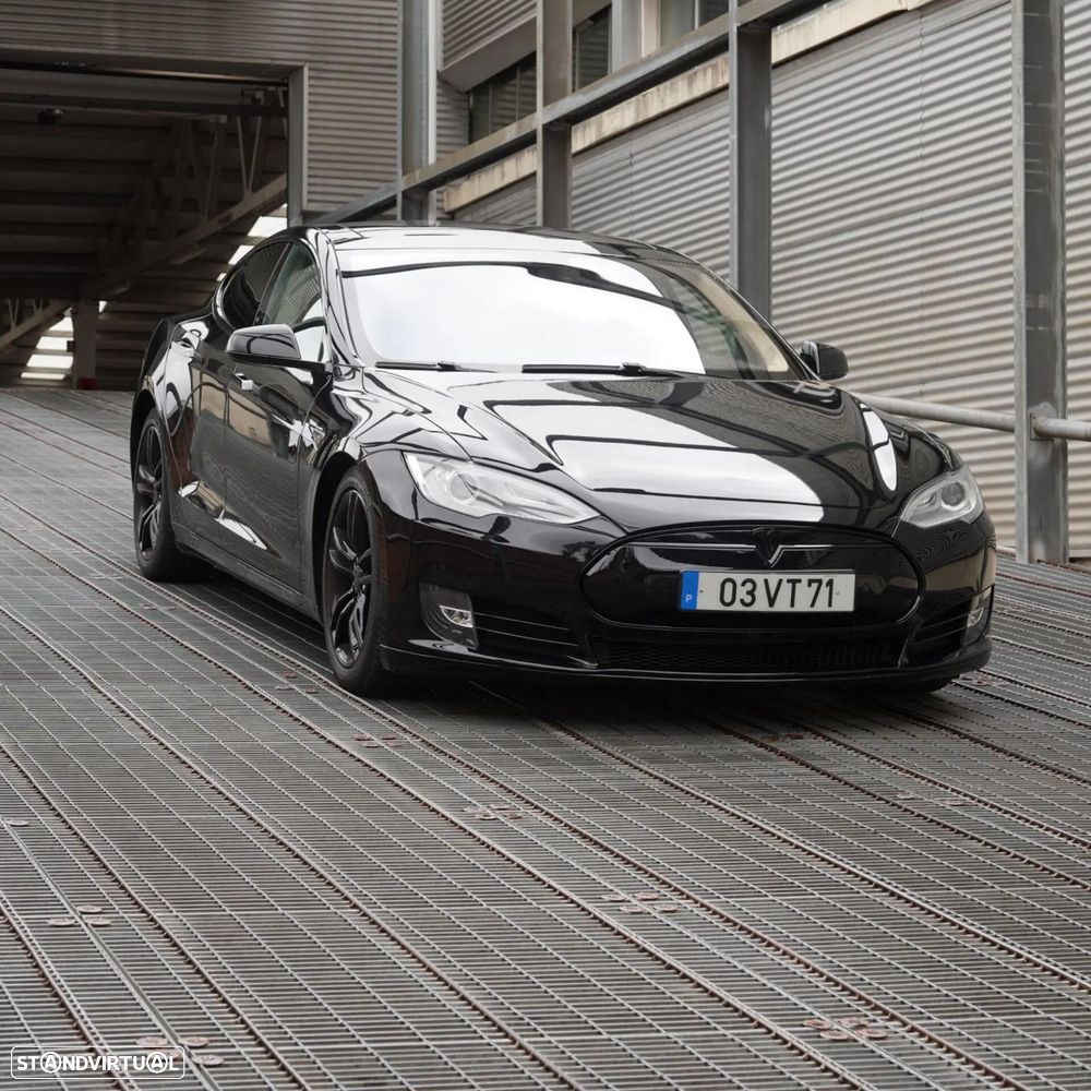 Tesla Model S 85 — fotografia 19